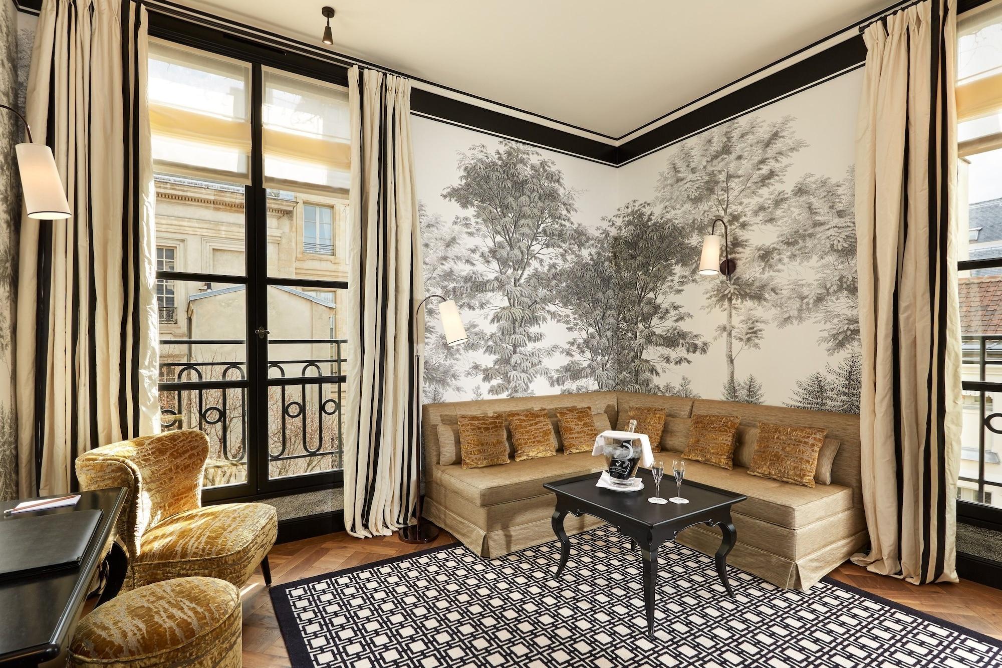 Le Pavillon De La Reine & Hotel Paris