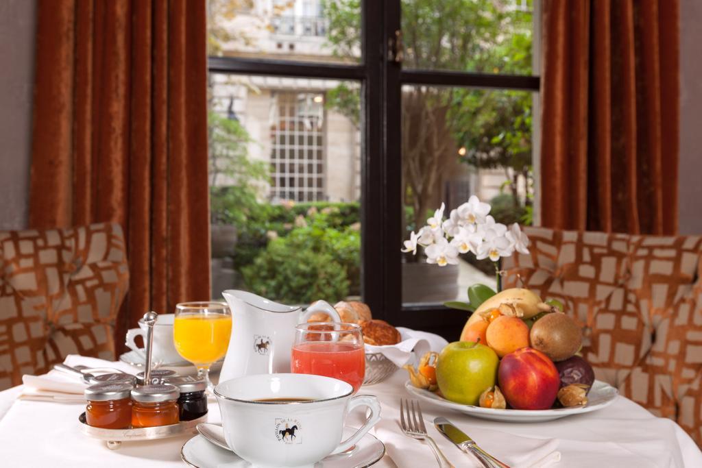 Hotel Le Pavillon De La Reine & 5*